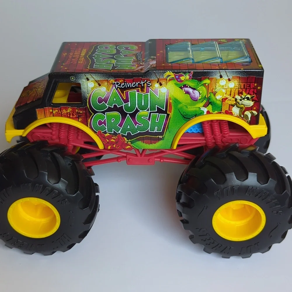 2021 Hot Wheels Monster Trucks oversized Reinerts Cajun crash 1/24th scale metal